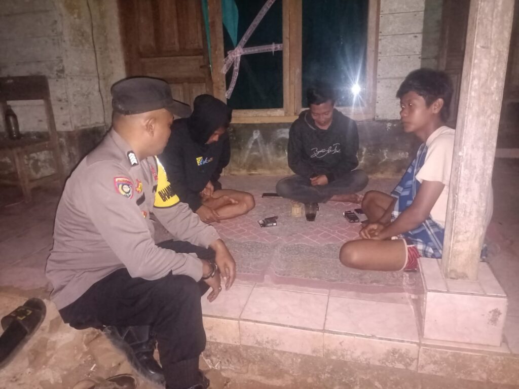 Bhabinkamtibmas Polsek Cimanggu Bripka Ajat Sudrajat terus sambang dan pantau warga Binaanya 10 WhatsApp Image 2024 06 15 at 19.18.10