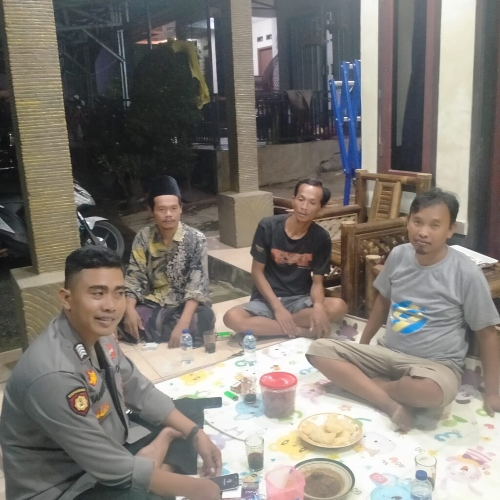 Bhabinkamtibmas Polsek Bojong Polres Pandeglang Gelar Sambang Dialogis dengan Warga Binaan 1 WhatsApp Image 2024 06 17 at 08.05.59