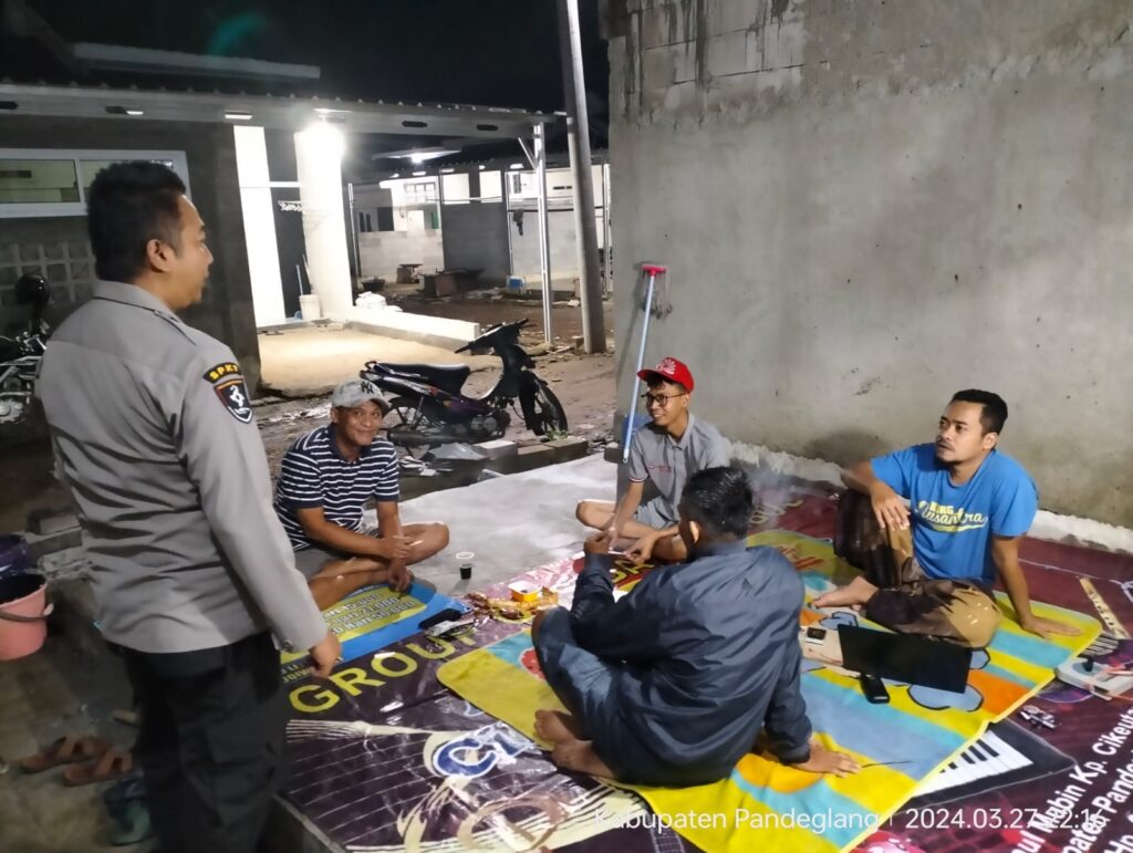 Polsek Menes Pandeglang Gelar Himbauan Kamtibmas di Malam Hari 3 WhatsApp Image 2024 06 17 at 12.17.07