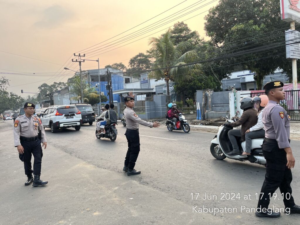 Sat Samapta Polres Pandeglang Gelar Strong Point pada Libur Lebaran Idul Adha 1445 H 6 WhatsApp Image 2024 06 17 at 18.51.30