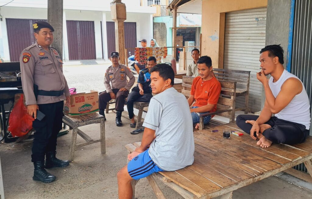 Polsek Sumur Cegah Gangguan Kamtibmas Siang Hari, Samapta Polsek Sumur Rutin Gelar Patroli 6 WhatsApp Image 2024 06 17 at 21.07.44