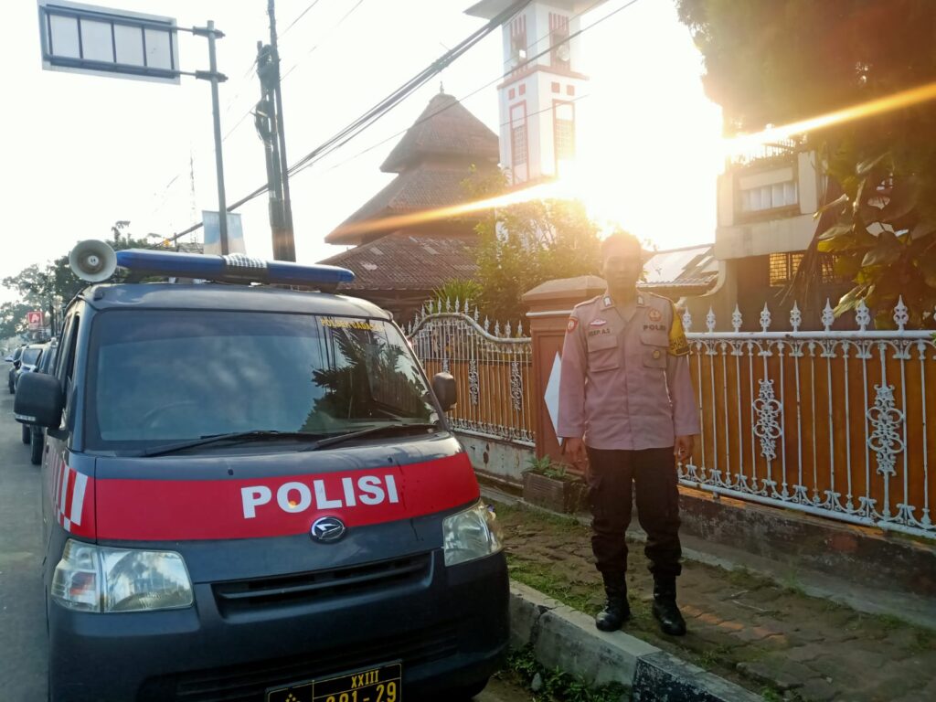 Polsek Cadasari Amankan Pelaksanaan Salat Idul Adha di Masjid Ar Rahman Cigadung 3 WhatsApp Image 2024 06 18 at 08.07.13