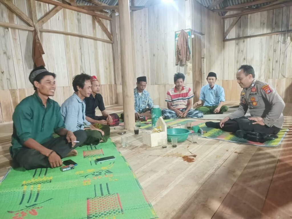 Bhabinkamtibmas Polsek Pulosari Ajak Warga Binaan Peduli Lingkungan 4 WhatsApp Image 2024 06 18 at 22.43.30