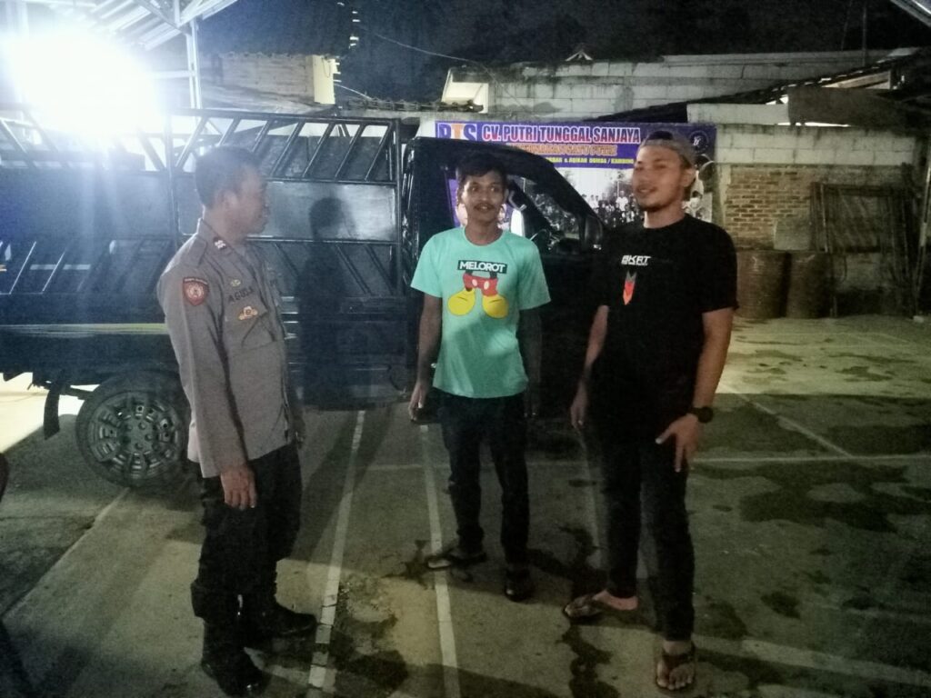 Polsek Cadasari Tingkatkan Pelayanan Masyarakat Melalui Patroli Rutin 7 WhatsApp Image 2024 06 19 at 09.06.04