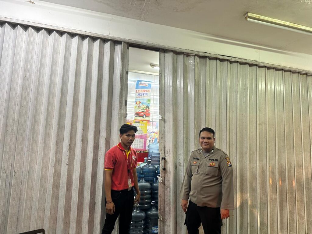 Polsek Carita Intensifkan Patroli Malam di Daerah Rawan Kejahatan 1 WhatsApp Image 2024 06 20 at 05.35.40