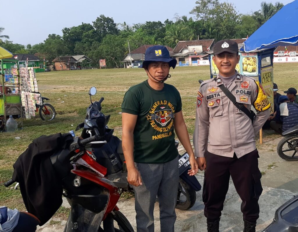 Bhabinkamtibmas Polsek Cikeusik Terjun ke Masyarakat Desa Leuwibalang 8 WhatsApp Image 2024 06 20 at 11.10.12