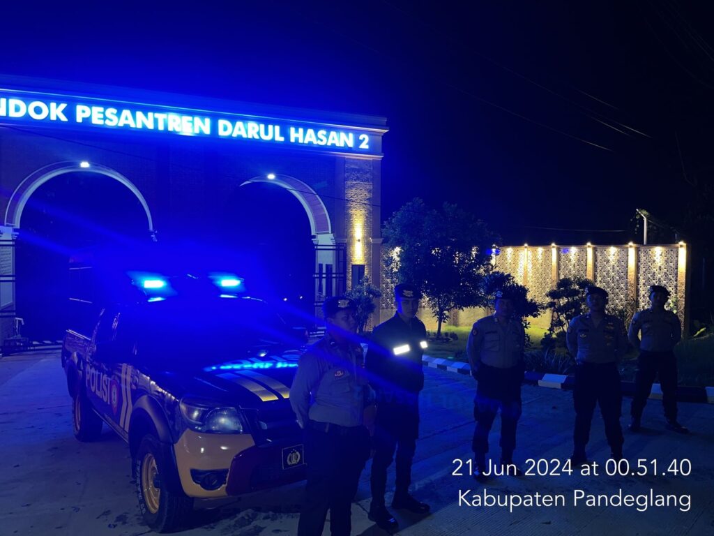 Sat Samapta Polres Pandeglang Gelar Patroli Lampu Biru untuk Menjaga Kondusifitas Wilayah 5 WhatsApp Image 2024 06 21 at 03.52.18