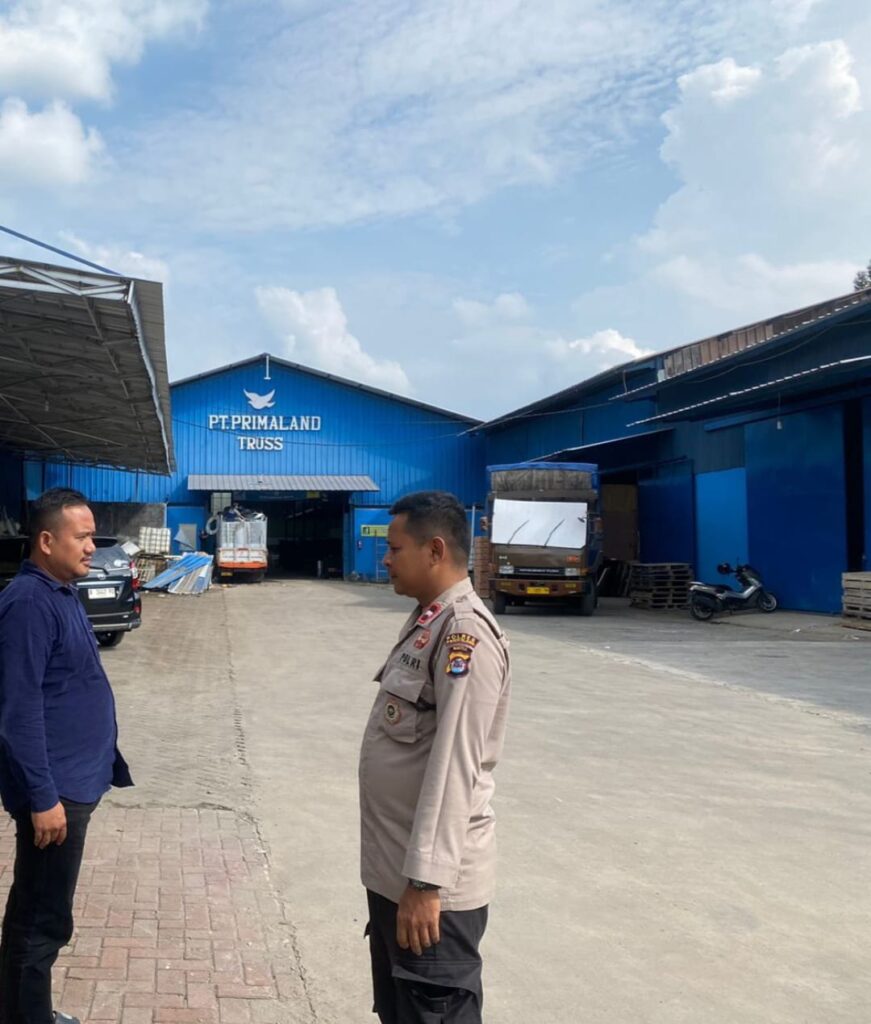 Kanit Binmas Polsek Cadasari Sambangi PT. MJP untuk Tingkatkan Keamanan dan Ketertiban 5 WhatsApp Image 2024 06 21 at 07.39.10