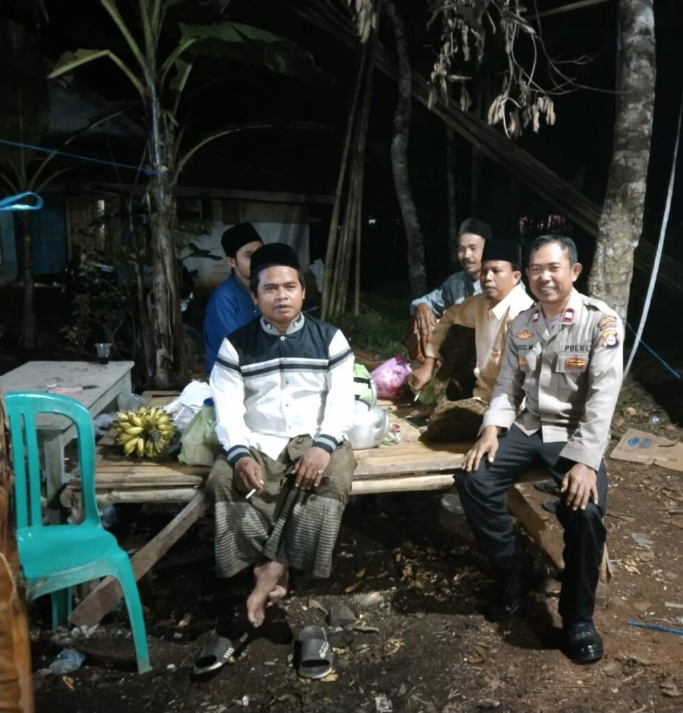 Kunjungan Anggota Polsek Cadasari ke Warga Upaya Meningkatkan Keamanan Lingkungan 1 WhatsApp Image 2024 06 21 at 07.40.50