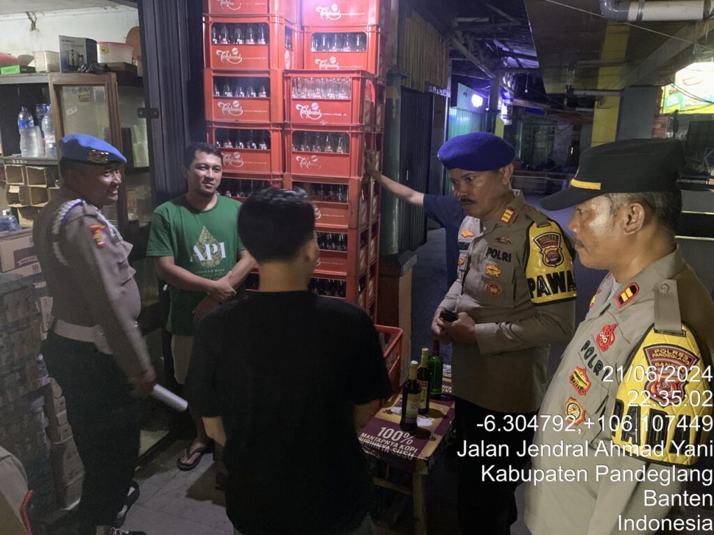 Sat Samapta Polres Pandeglang Gencarkan Patroli Operasi Penyakit Masyarakat 2 WhatsApp Image 2024 06 22 at 03.15.48
