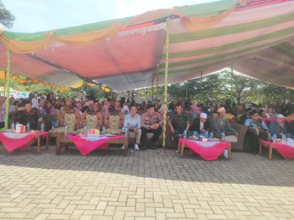 Kanit Binmas Polsek Cibaliung Hadiri Acara Kenaikan Kelas dan Perpisahan Pelulusan MTs 3 Pandeglang 3 WhatsApp Image 2024 06 22 at 11.47.33