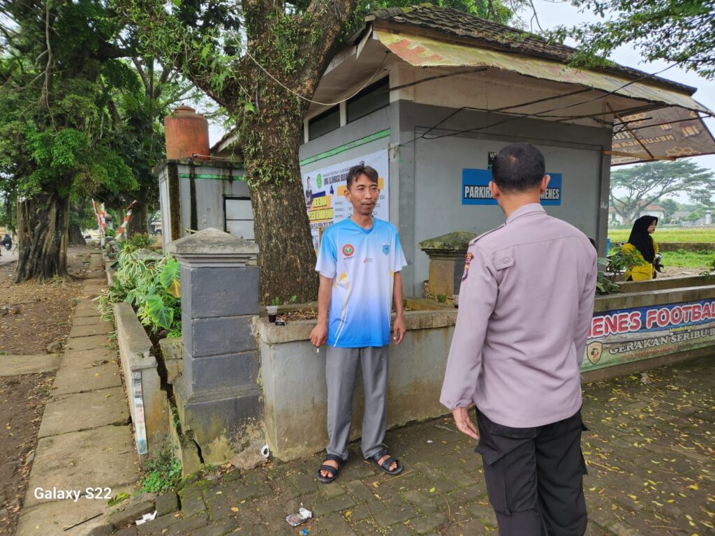 Wujudkan Kedekatan Dengan Warga, Polsek Menes Sambangi Warga 1 WhatsApp Image 2024 06 22 at 13.33.31