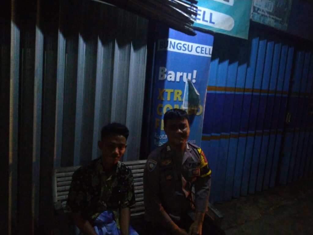 Bhabinkamtibmas Polsek Angsana Polres Pandeglang Brigadir Ruston Sambangi Masyarakat Desa Padaherang dan Berikan Pesan Kamtibmas 3 WhatsApp Image 2024 06 24 at 00.17.41