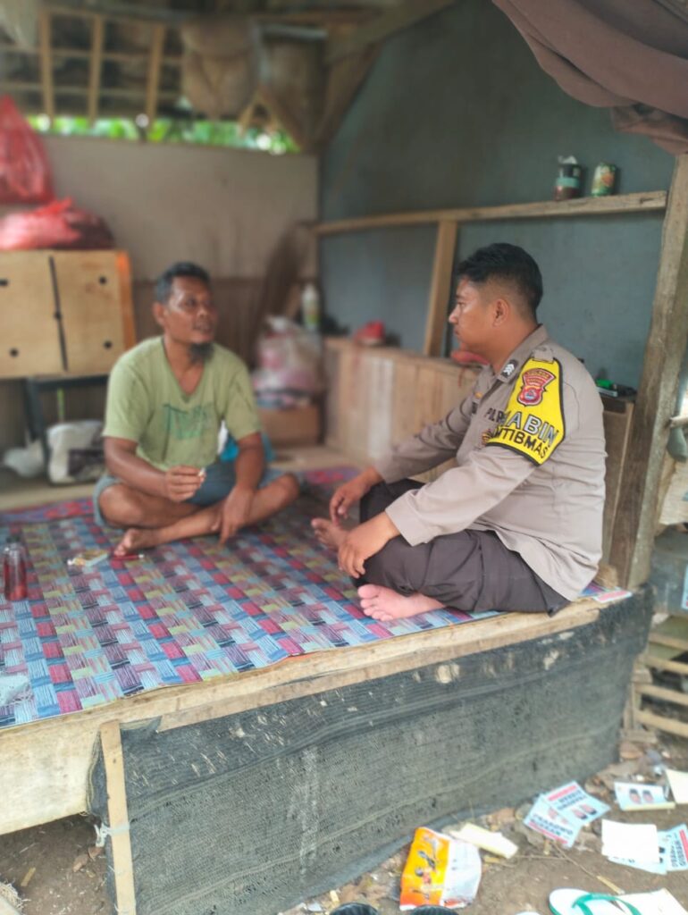 Bhabinkamtibmas Polsek Cadasari Gelar Kegiatan Sambang Warga untuk Perkuat Sinergi dan Keamanan 1 WhatsApp Image 2024 06 24 at 09.24.46