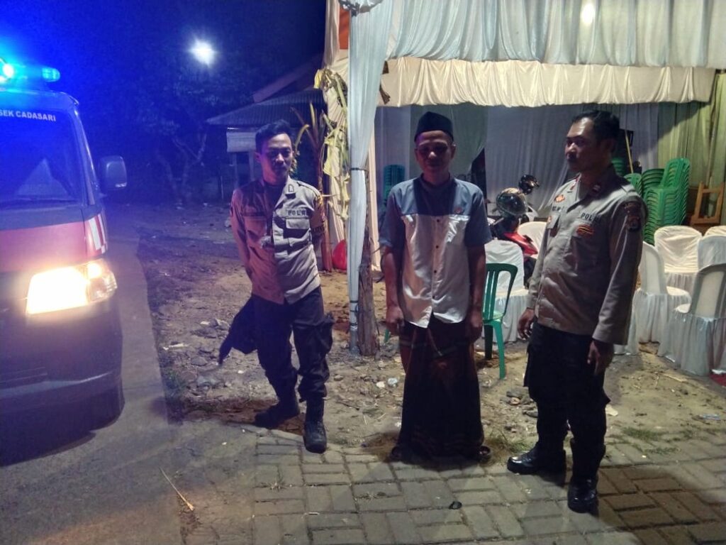 Patroli Polsek Cadasari Menyambangi Warga yang Sedang Menggelar Hajatan 10 WhatsApp Image 2024 06 24 at 09.25.06