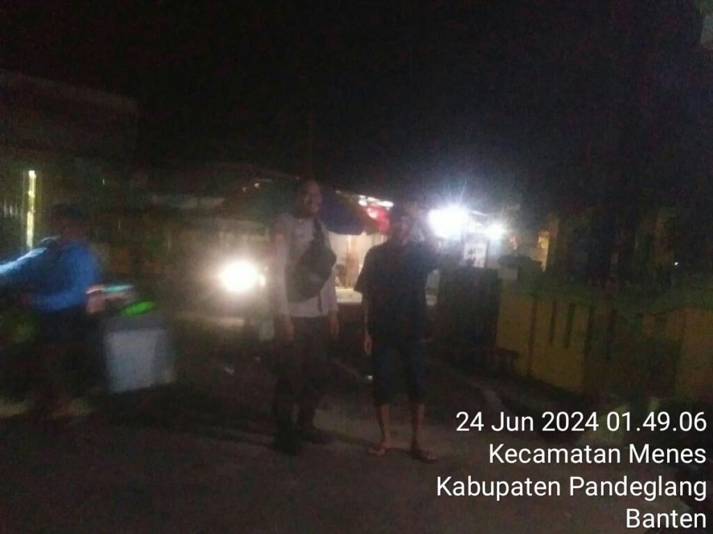 Polsek Menes Gelar Patroli Malam dan Berikan Himbauan Kamtibmas kepada Warga Desa 2 WhatsApp Image 2024 06 24 at 11.33.40