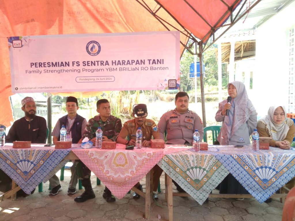 Bhabinkamtibmas Polsek Angsana Polres Pandeglang Hadiri Kegiatan Peresmian FS Sentra Harapan Tani Program YBM Brilian dan Sampaikan Pesan Kamtibmas 7 WhatsApp Image 2024 06 24 at 18.39.32