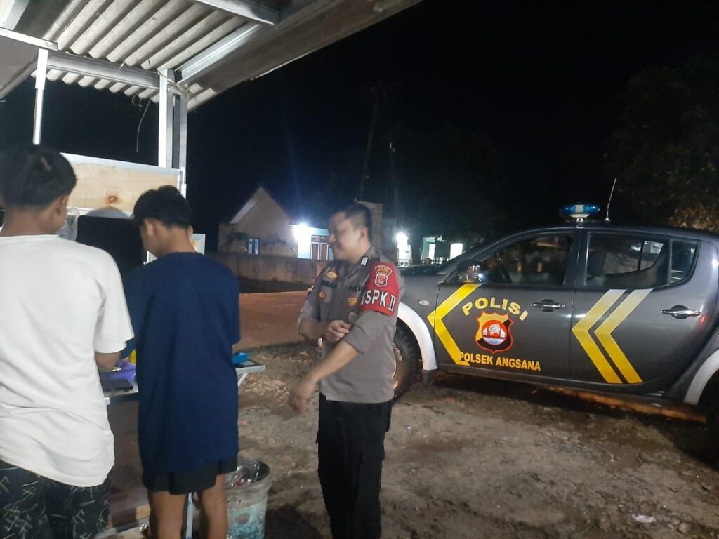 KASPK II Polsek Angsana Polres Pandeglang Pimpin Patroli Dialogis di Desa Angsana 2 WhatsApp Image 2024 06 26 at 05.31.09