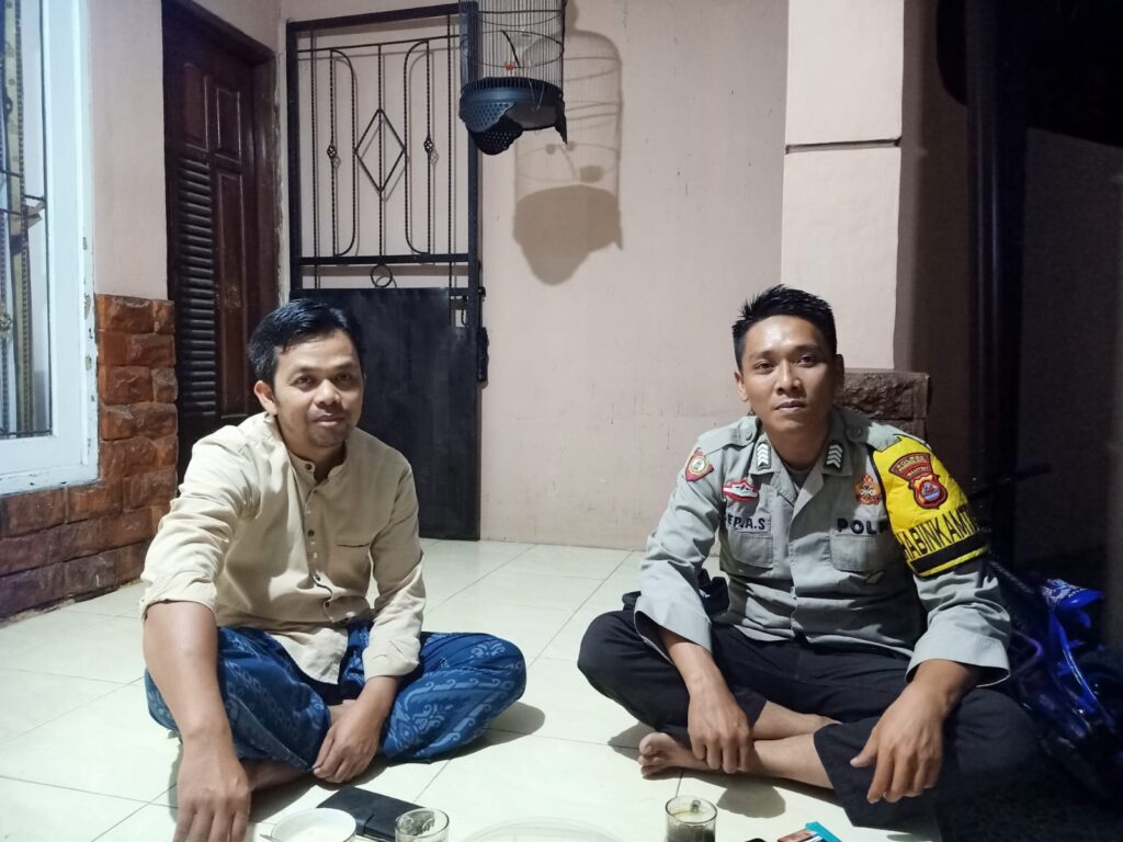 Bhabinkamtibmas Polsek Cadasari Laksanakan Silahturahmi Bersama Tokoh Masyarakat 3 WhatsApp Image 2024 06 26 at 06.59.20