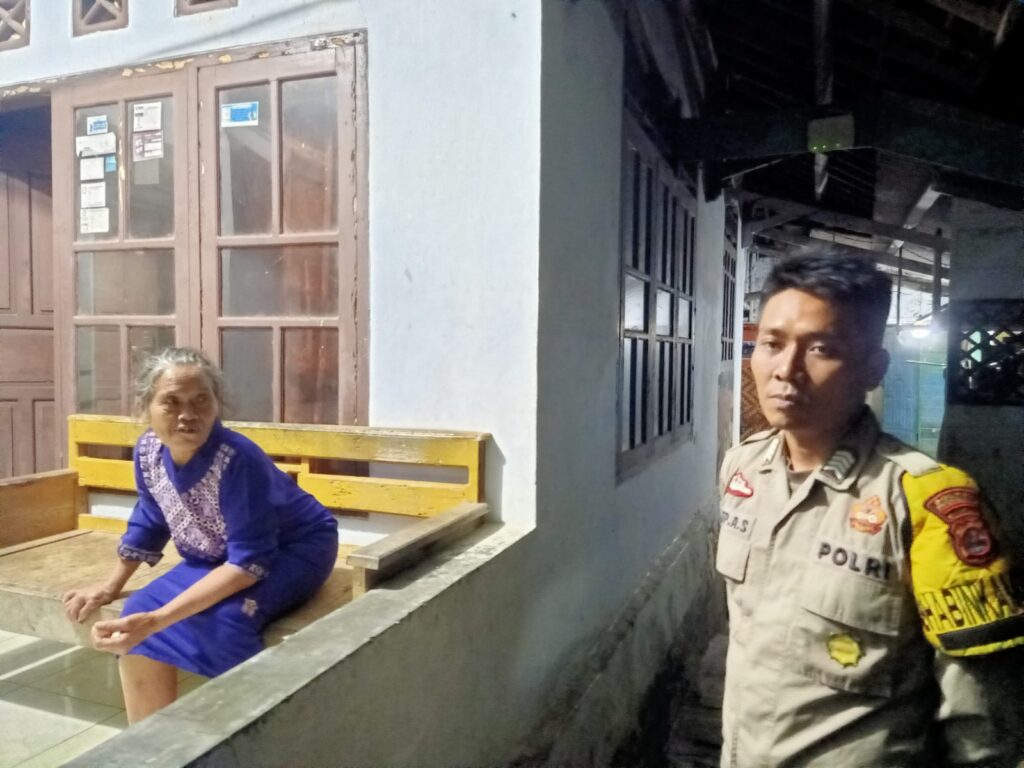 Bhabinkamtibmas Polsek Cadasari Lakukan Kunjungan Silaturahmi ke Warga Sekitar 2 WhatsApp Image 2024 06 26 at 06.59.36