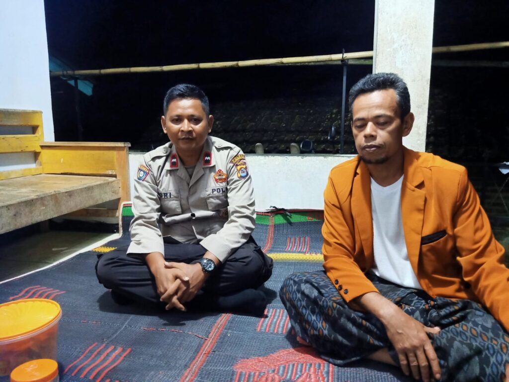 Kanit Binmas Polsek Cadasari, Aipda Dori Erikson, Kunjungi Warga di Kelurahan Juhut 1 WhatsApp Image 2024 06 26 at 06.59.51