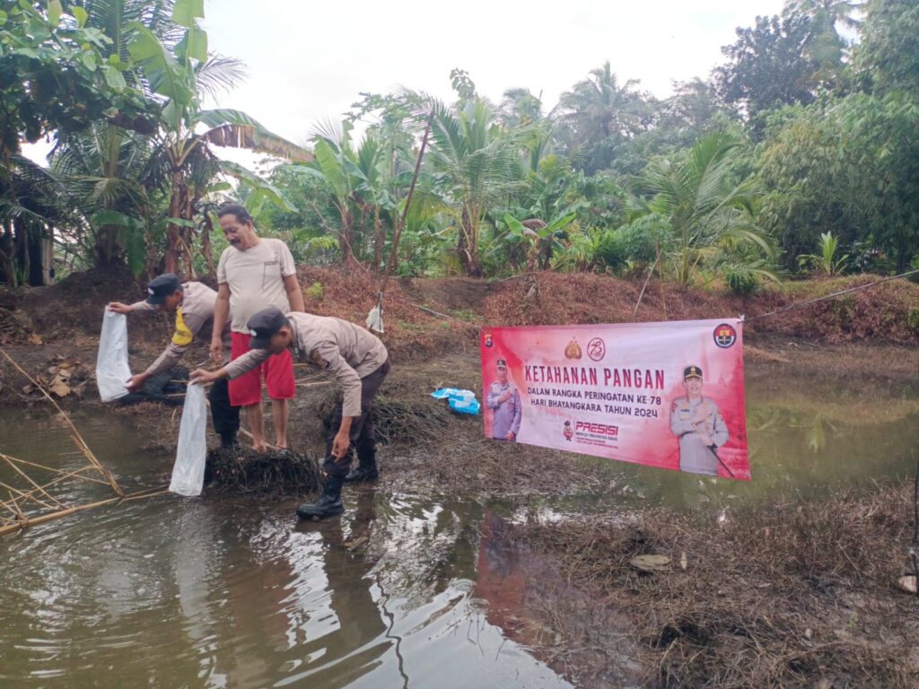 Kegiatan Ketahanan Pangan dalam Rangka Peringatan ke-78 Hari Bhayangkara di Polsek Cikeusik 5 WhatsApp Image 2024 06 26 at 11.15.50