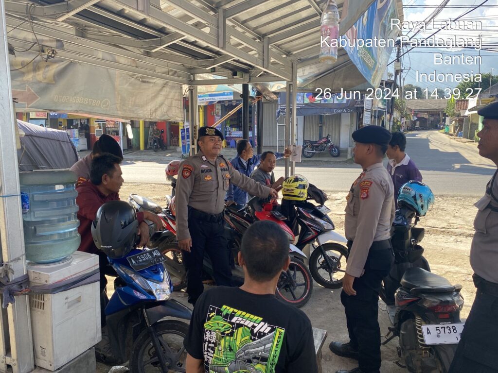 Sat Samapta Polres Pandeglang Sambangi Pos Ojek Pengkolan, Berikan Edukasi tentang Tertib Berlalu Lintas 1 WhatsApp Image 2024 06 26 at 18.59.43