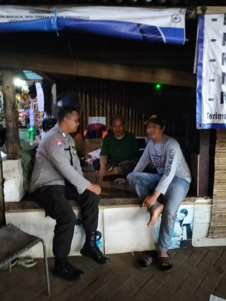 Personil Polsek Carita Melaksanakan Patroli Malam di Wilayah Kecamatan Carita 4 WhatsApp Image 2024 06 27 at 05.08.15