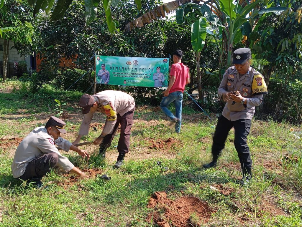 Dalam Rangka HUT Bhayangkara ke 78 Polsek Patia Tanam 100 Pohon 8 WhatsApp Image 2024 06 27 at 12.47.00