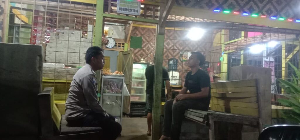 Polsek Cikedal Sambangi Tukang Ojek Pangkalan, Jalin Silaturahmi dan Berikan Himbauan Kamtibmas 6 WhatsApp Image 2024 06 28 at 00.50.06