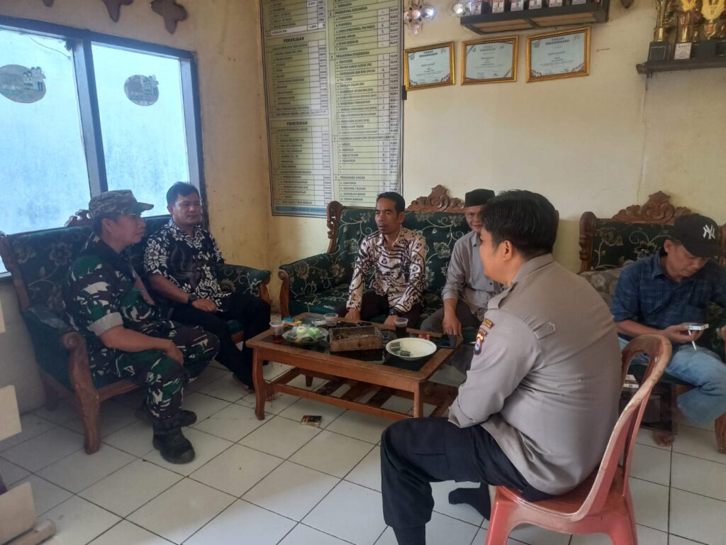 Polsek Picung Gelar Silaturahmi di Desa Kolelet untuk Memperkuat Kamtibmas 10 IMG 20240712 WA0028