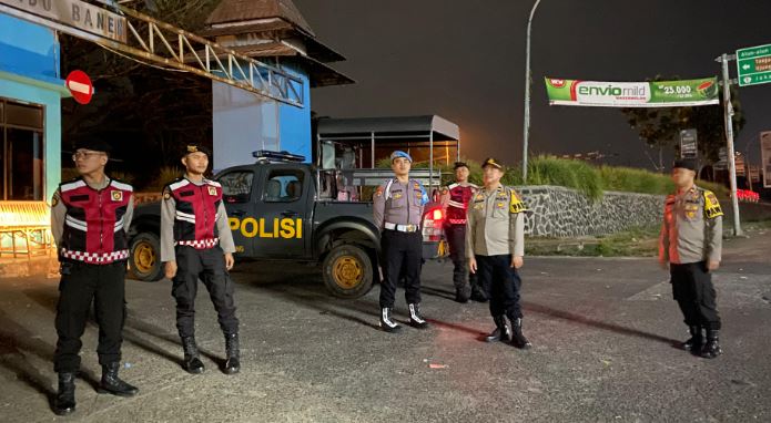 Sat Samapta Polres Pandeglang Gelar Patroli untuk Menjaga Keamanan di Terminal Kadubanen 9 PMK
