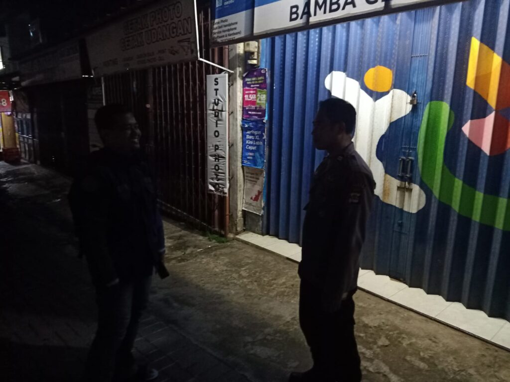 Patroli Polsek Cadasari Tingkatkan Keamanan Malam Hari 8 WhatsApp Image 2024 07 01 at 06.44.13