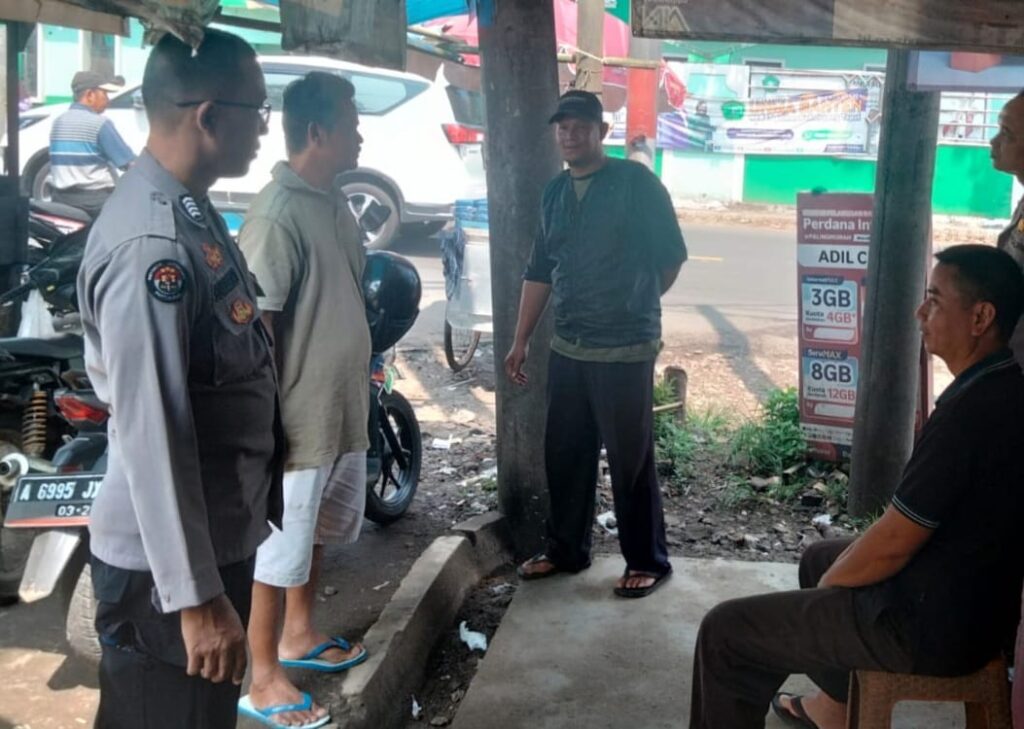 Polsek Menes Gelar KRYD dan Himbauan Kamtibmas kepada Tukang Ojek di Cimanying 5 WhatsApp Image 2024 07 01 at 12.25.29