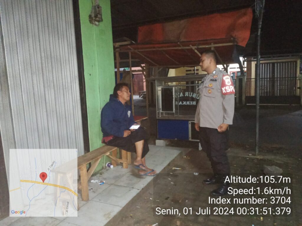 Polsek Menes Gelar Patroli Malam Ciptakan Keamanan dan Ketertiban Masyarakat 2 WhatsApp Image 2024 07 01 at 14.10.45