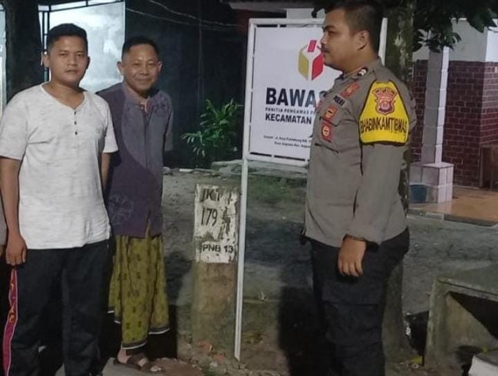 Bhabinkamtibmas Polsek Angsana Polres Pandeglang Briptu Agung Laksanakan Patroli Dialogis di Desa Angsana 5 WhatsApp Image 2024 07 03 at 04.13.16