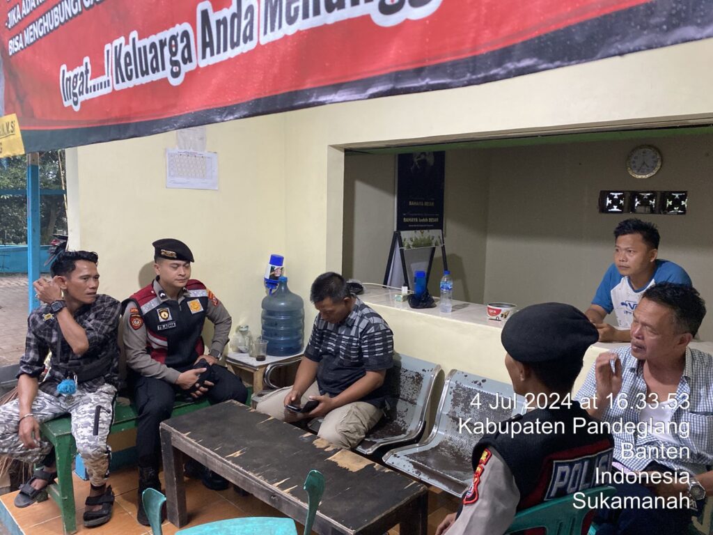 Sat Samapta Polres Pandeglang Sambangi Obyek Wisata dan Berikan Pesan Kamtibmas 9 WhatsApp Image 2024 07 04 at 18.58.09