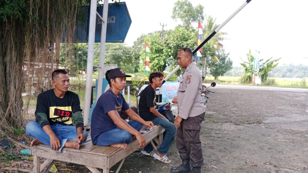 Personil Polsek Carita Melaksanakan Patroli Wisata ke Pantai Matahari Carita 7 WhatsApp Image 2024 07 04 at 19.51.06