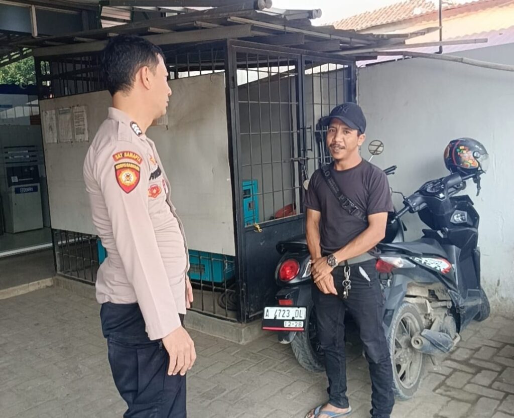Waspada Curanmor, Polsek Menes Imbau Juru Parkir 1 WhatsApp Image 2024 07 04 at 22.41.16