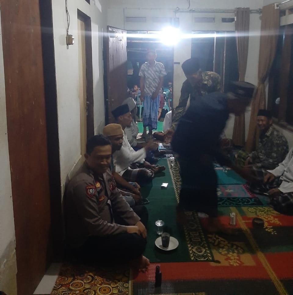 Anggota Piket Polsek Angsana Polres Pandeglang Laksanakan Patroli Dialogis Cegah Gangguan Kamtibmas 6 WhatsApp Image 2024 07 05 at 04.29.25