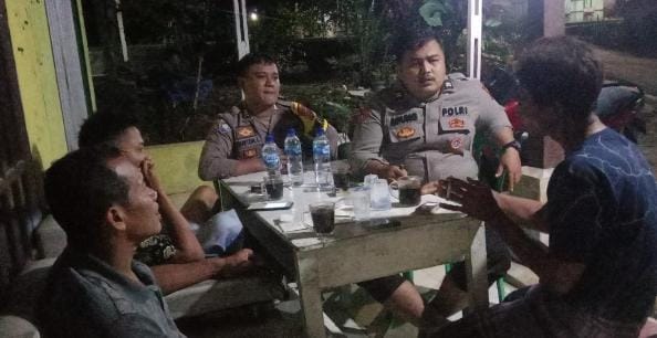 Bhabinkamtibmas Polsek Angsana Polres Pandeglang Sambangi Masyarakat Desa Kramatmanik 7 WhatsApp Image 2024 07 05 at 23.01.25