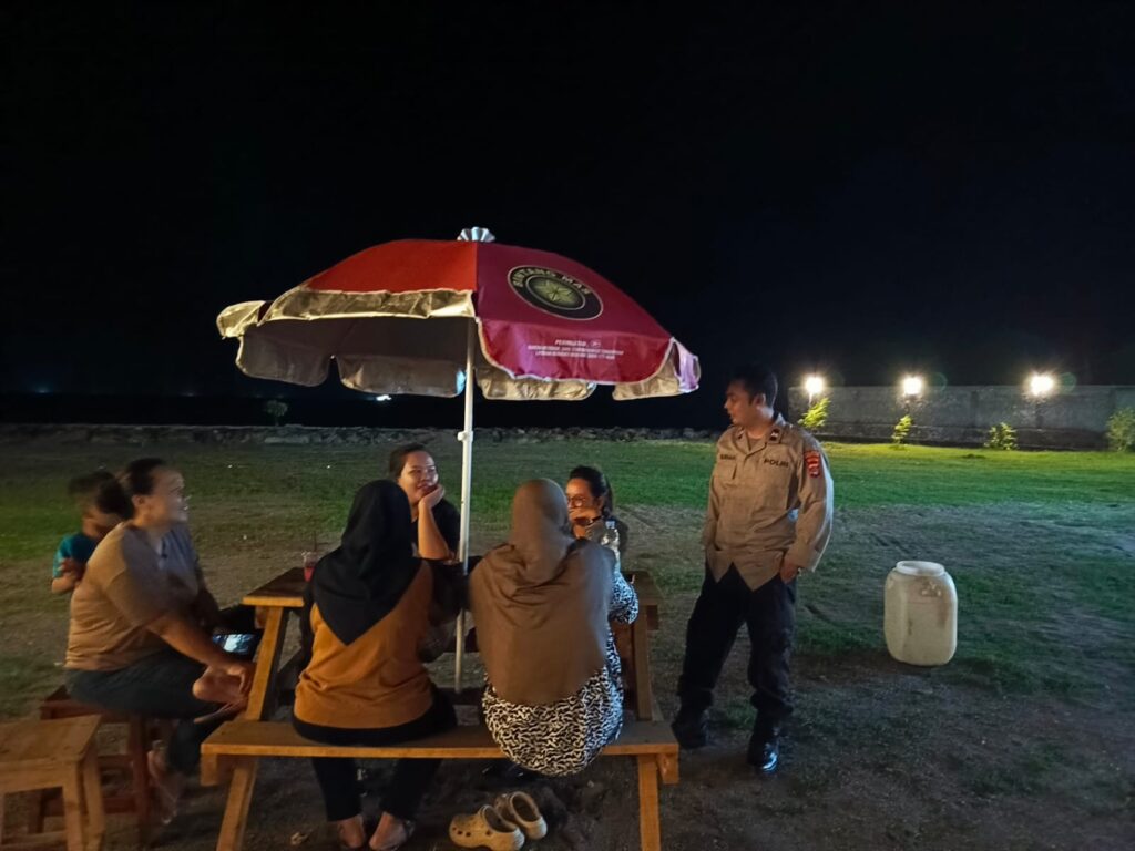 Polsek Labuan Menggelar Patroli Malam Dialogis Sambangi Warga Binaan 4 WhatsApp Image 2024 07 06 at 02.42.11