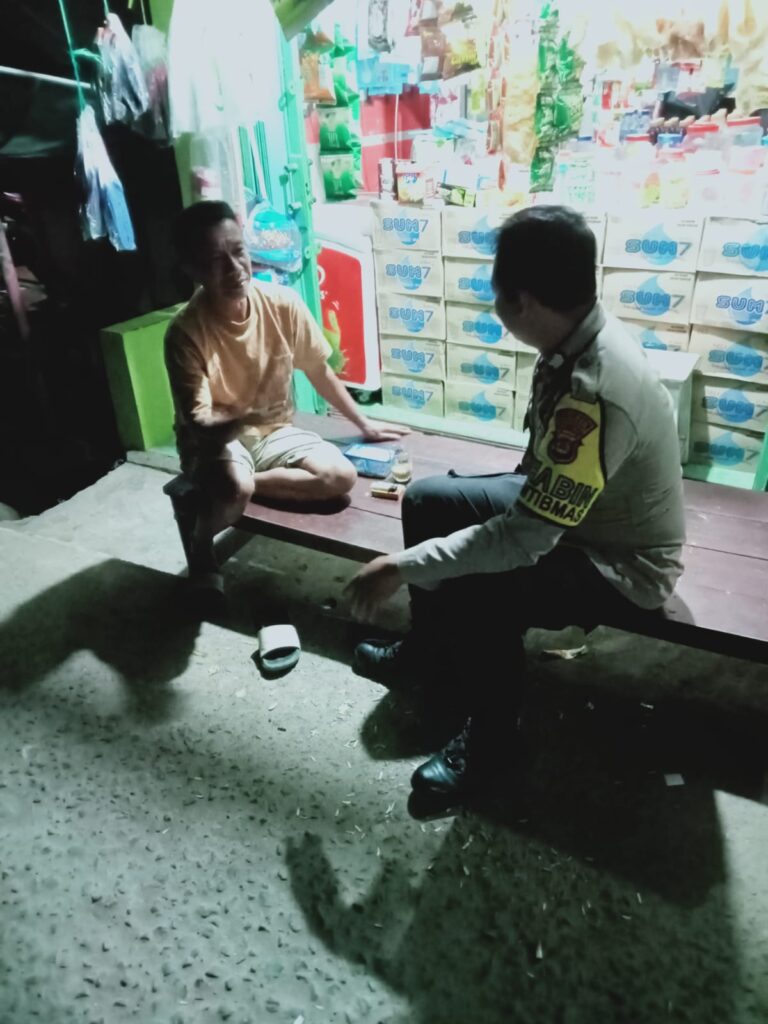 Personil Polsek Carita Giat Melaksanakan Patroli Malam 8 WhatsApp Image 2024 07 06 at 05.56.37
