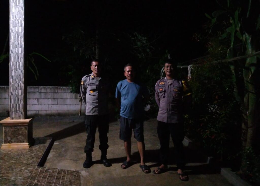 Kapolsek Angsana Polres Pandeglang Pimpin Patroli Dialogis di Desa Kadubadak 5 WhatsApp Image 2024 07 07 at 05.24.26