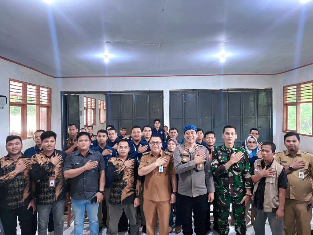 Kapolsek Cigeulis Hadiri Kegiatan Rapat Pleno Rekapitulasi Hasil Verifikasi Faktual Tingkat Kecamatan Cigeulis 3 WhatsApp Image 2024 07 08 at 23.25.04