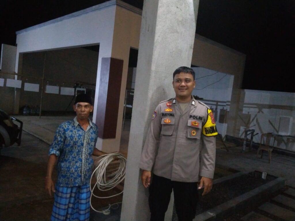 Bhabinkamtibmas Polsek Angsana Polres Brigadir Ruston Sambangi Masyarakat Desa Padaherang dan Sampaikan Pesan Kamtibmas 6 WhatsApp Image 2024 07 09 at 00.30.22