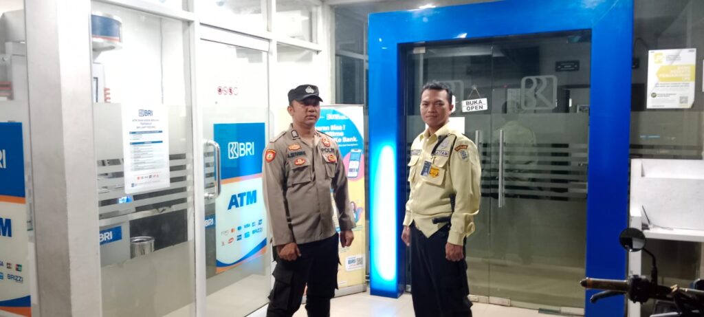Demi Terciptanya Wilayah Picung yang Kondusif, Polsek Picung Patroli ke Bank BRI KCP Picung 3 WhatsApp Image 2024 07 09 at 15.18.38