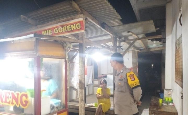 Bhabinkamtibmas Polsek Angsana Polres Pandeglang Laksanakan Patroli Dialogis di Desa Sumurlaban 10 WhatsApp Image 2024 07 13 at 19.35.57