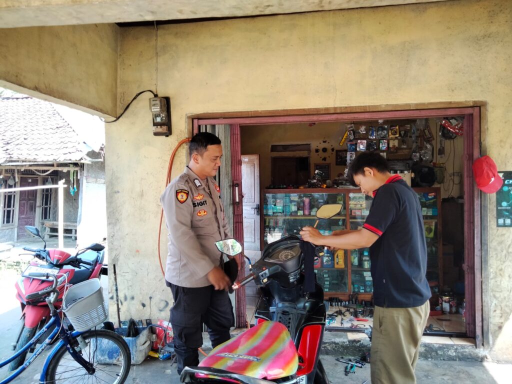 Polsek Patia Polres Pandeglang Tingkatkan Patroli KRYD untuk Situasi Kamtibmas yang Aman 9 WhatsApp Image 2024 07 13 at 21.41.06