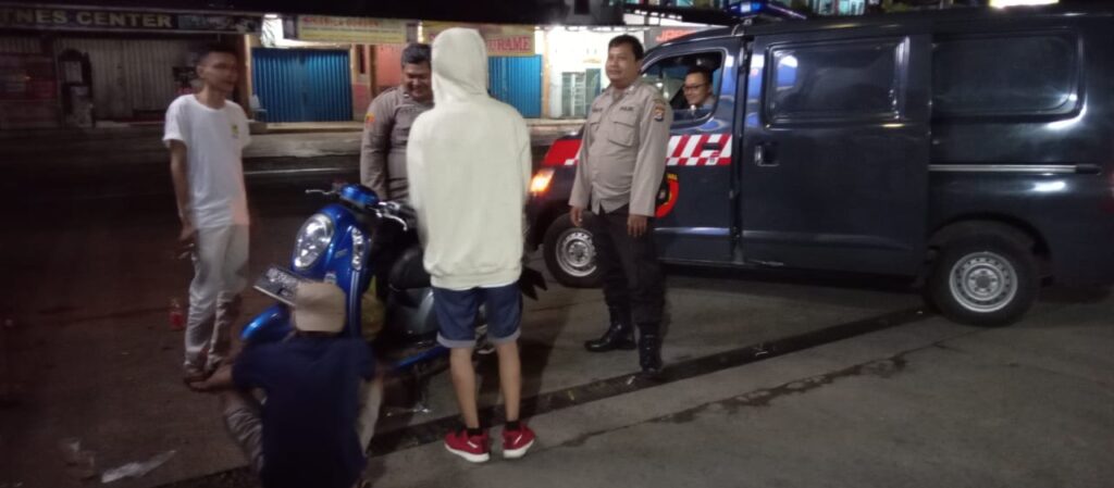 Patroli Dialogis Polsek Saketi, Polres Pandeglang, Menjaga Keamanan Masyarakat 4 WhatsApp Image 2024 07 13 at 22.00.25